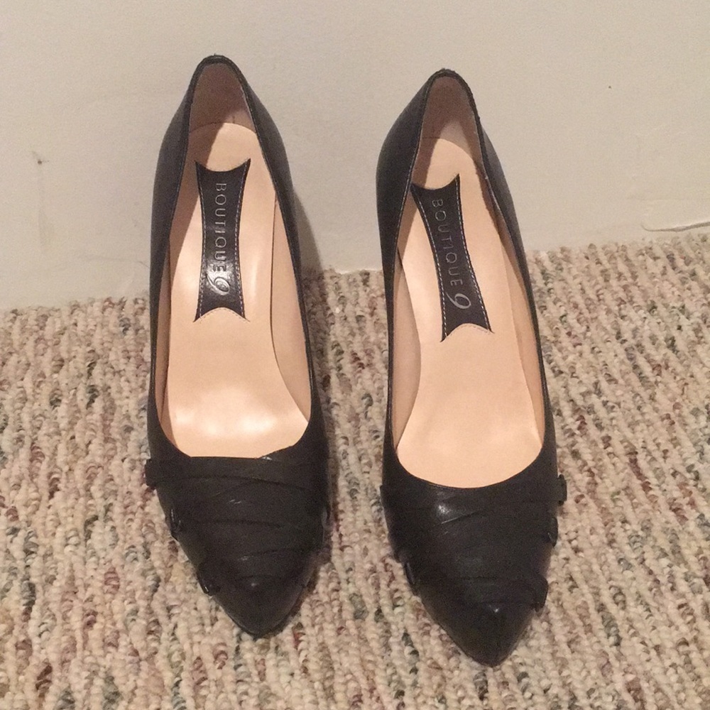 Black platform pump from Boutique 9